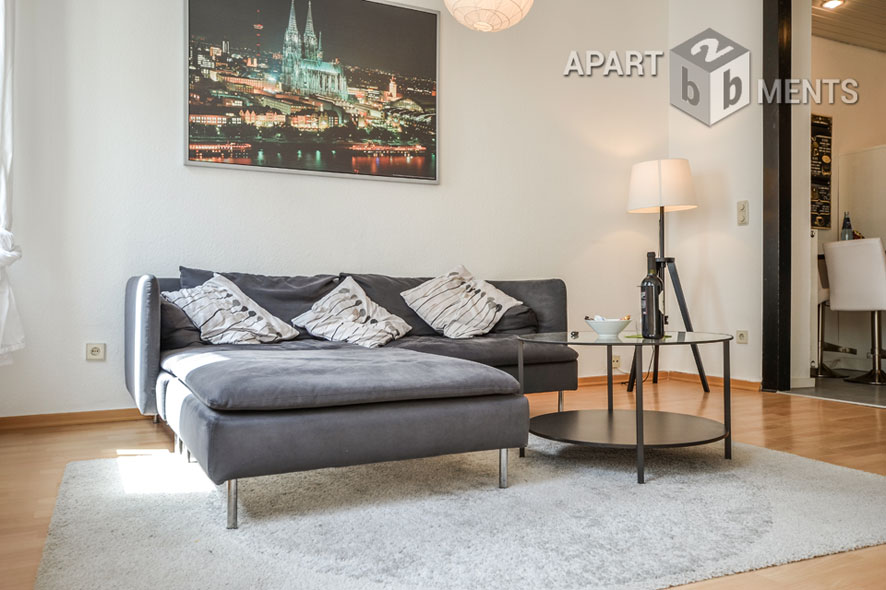 Modern furnished apartment in best city location in Cologne Altstadt-Nord