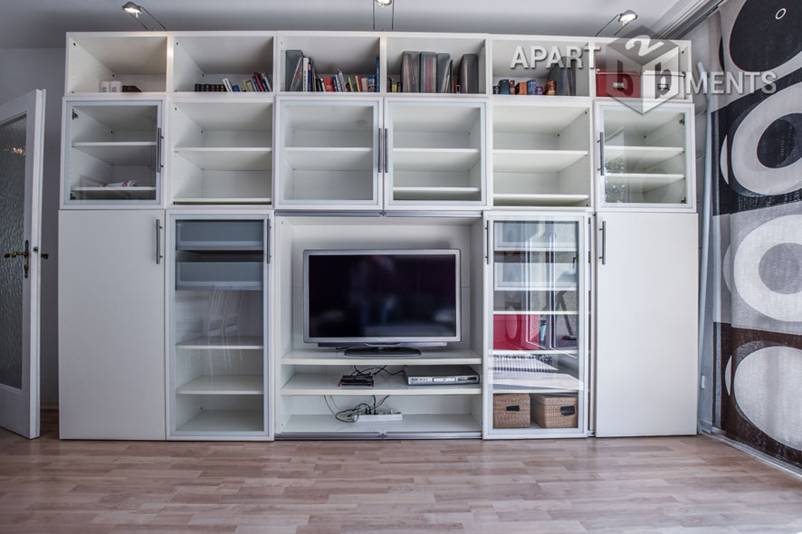 Möblierte 3-Zimmer-Wohnung mit PKW-Stellplatz und 2 Balkonen in Köln-Neustadt-Nord
