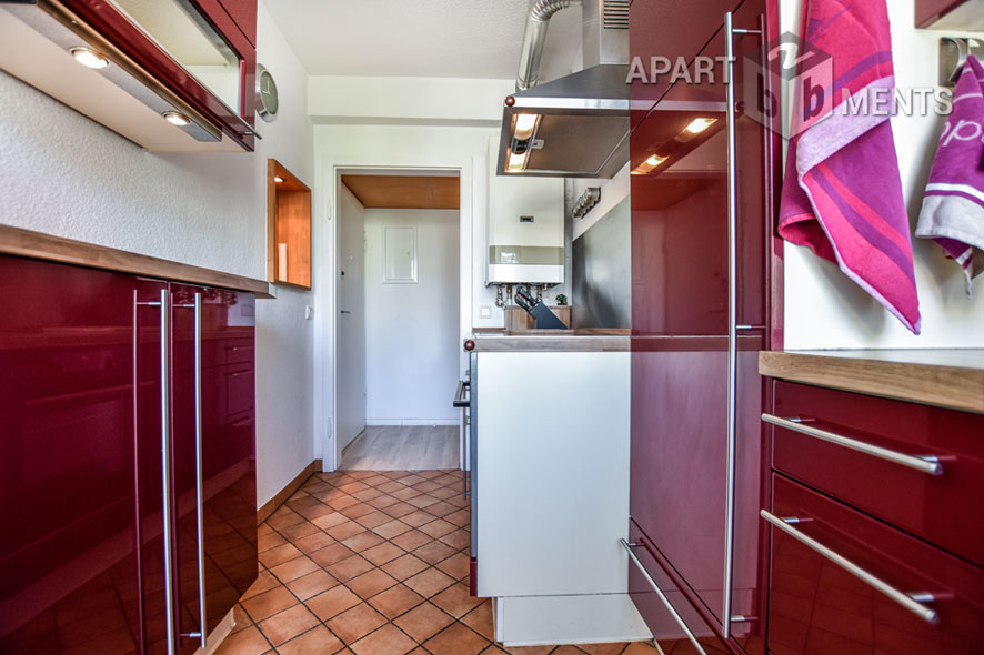 Möblierte 3-Zimmer-Wohnung mit PKW-Stellplatz und 2 Balkonen in Köln-Neustadt-Nord