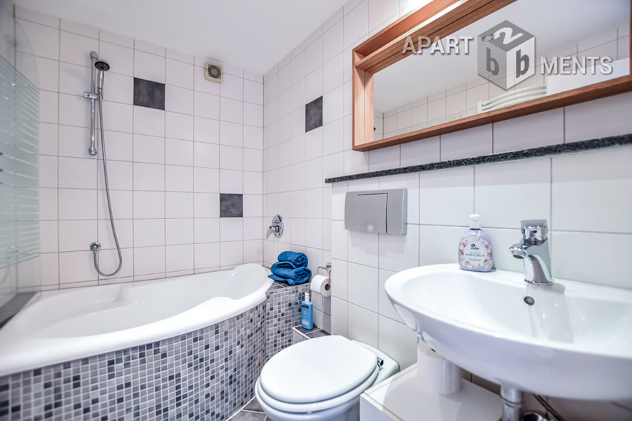 Möblierte 3-Zimmer-Wohnung mit PKW-Stellplatz und 2 Balkonen in Köln-Neustadt-Nord