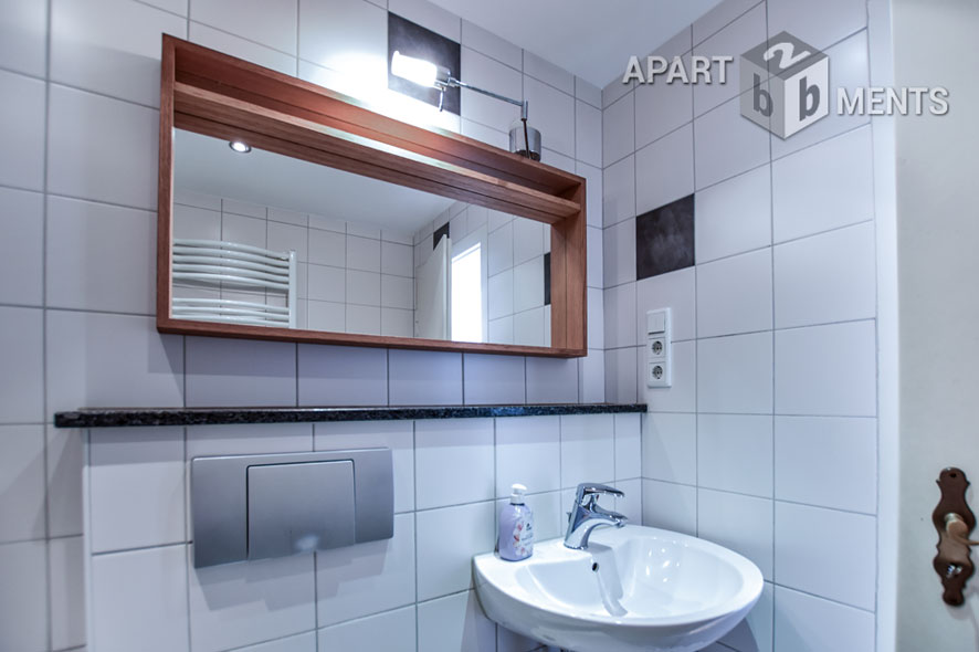 Möblierte 3-Zimmer-Wohnung mit PKW-Stellplatz und 2 Balkonen in Köln-Neustadt-Nord