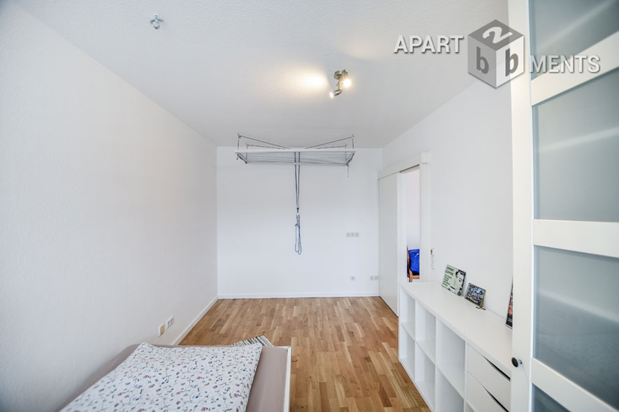 Furnished and spacious apartment with small balcony in Cologne-Sülz