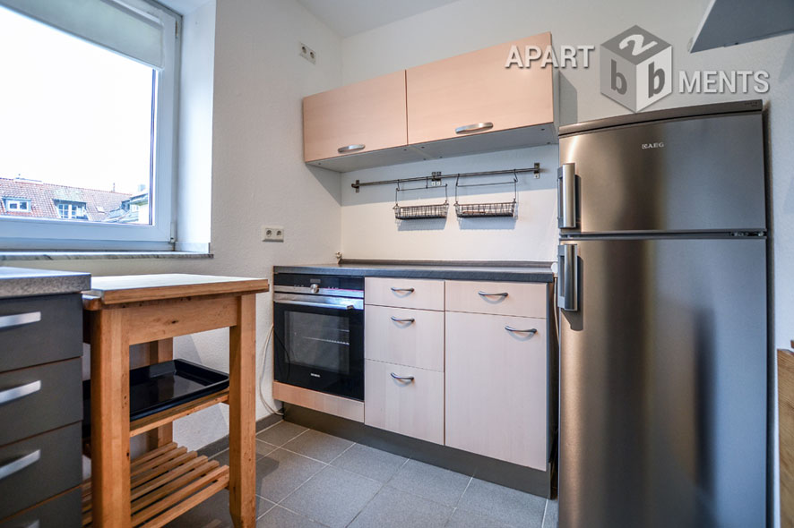 Furnished and spacious apartment with small balcony in Cologne-Sülz