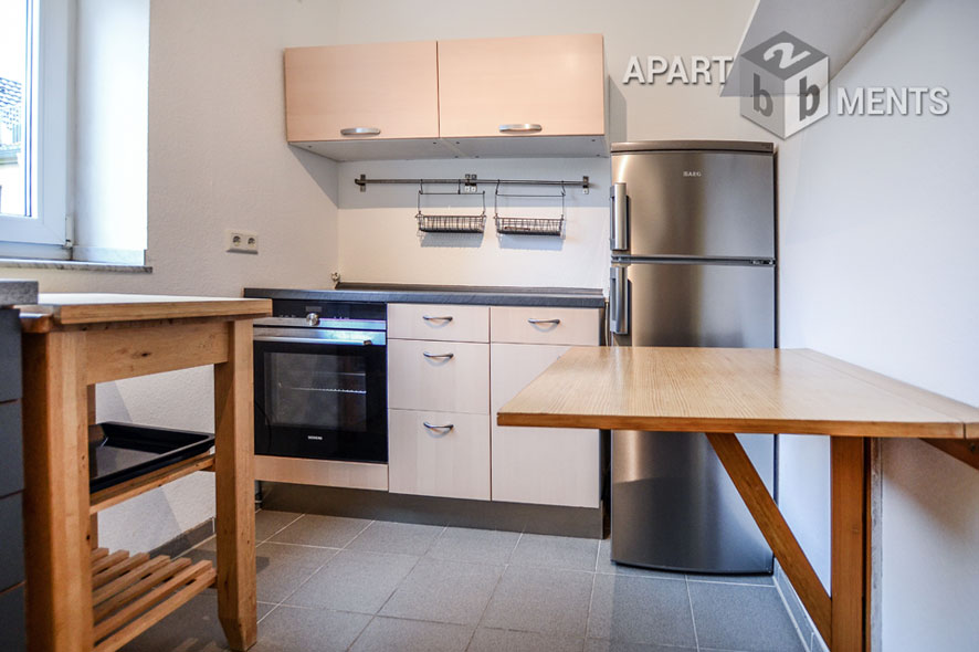 Furnished and spacious apartment with small balcony in Cologne-Sülz