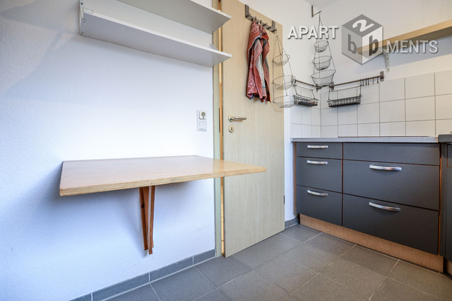 Furnished and spacious apartment with small balcony in Cologne-Sülz