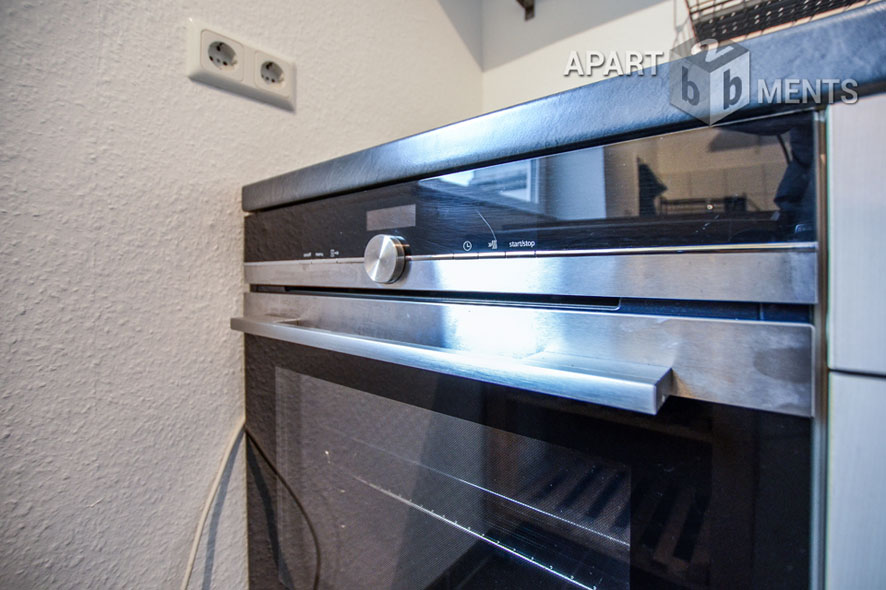 Furnished and spacious apartment with small balcony in Cologne-Sülz