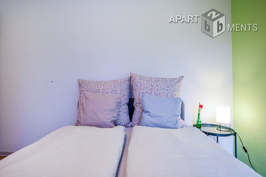 Furnished and spacious apartment with small balcony in Cologne-Sülz