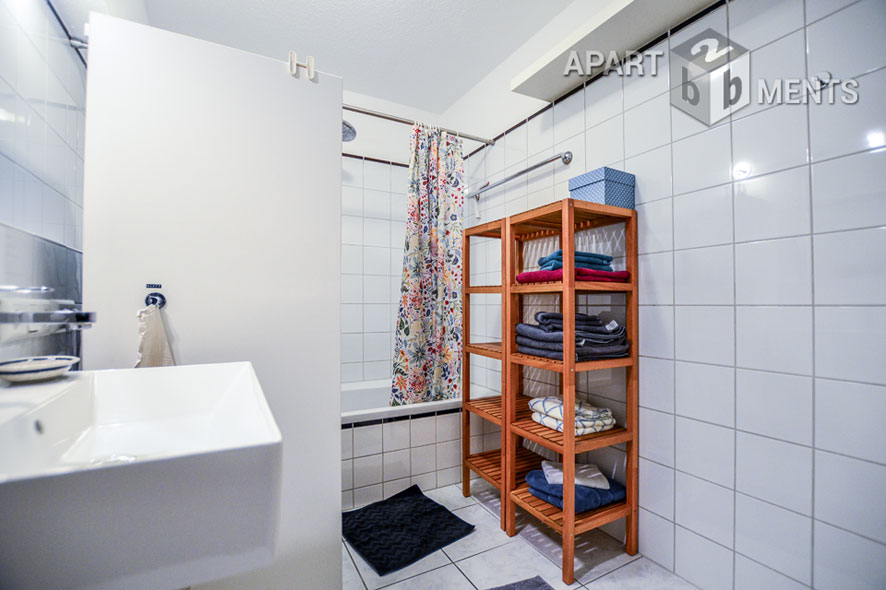 Furnished and spacious apartment with small balcony in Cologne-Sülz