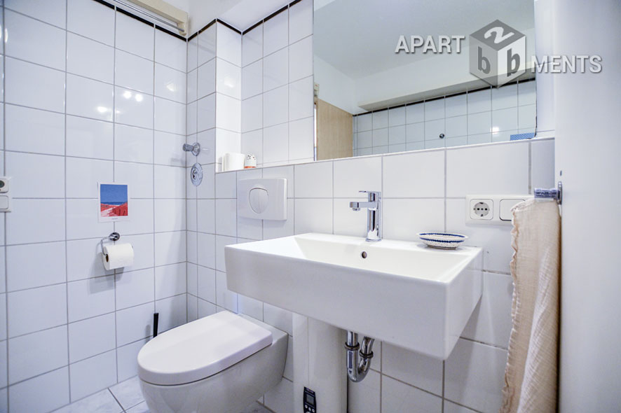 Furnished and spacious apartment with small balcony in Cologne-Sülz