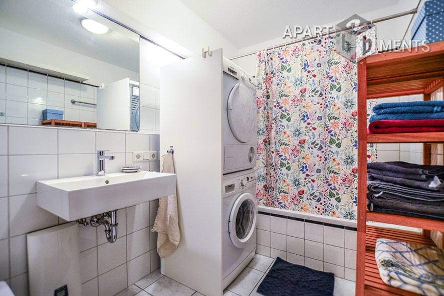 Furnished and spacious apartment with small balcony in Cologne-Sülz