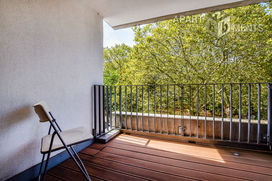 Luxuriös möblierte lichtdurchflutete Wohnung mit Balkon in Köln-Altstadt-Süd