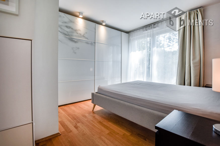 Luxuriös möblierte lichtdurchflutete Wohnung mit Balkon in Köln-Altstadt-Süd