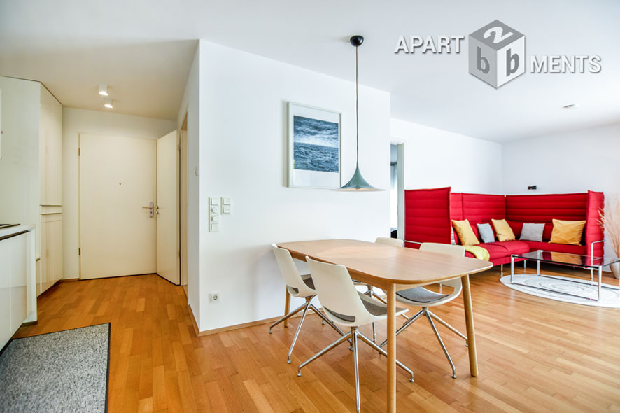 Luxuriös möblierte lichtdurchflutete Wohnung mit Balkon in Köln-Altstadt-Süd