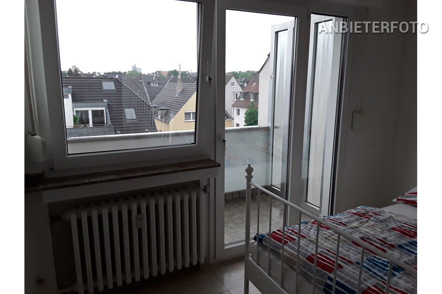 Furnished maisonette apartment with panoramic Rhine view and 3 balconies in Cologne-Deutz