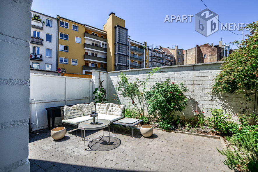 Modern furnished and centrally located apartment with terrace and garden in Cologne-Altstadt-North