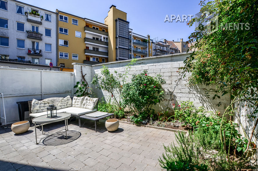 Modern furnished and centrally located apartment with terrace and garden in Cologne-Altstadt-North