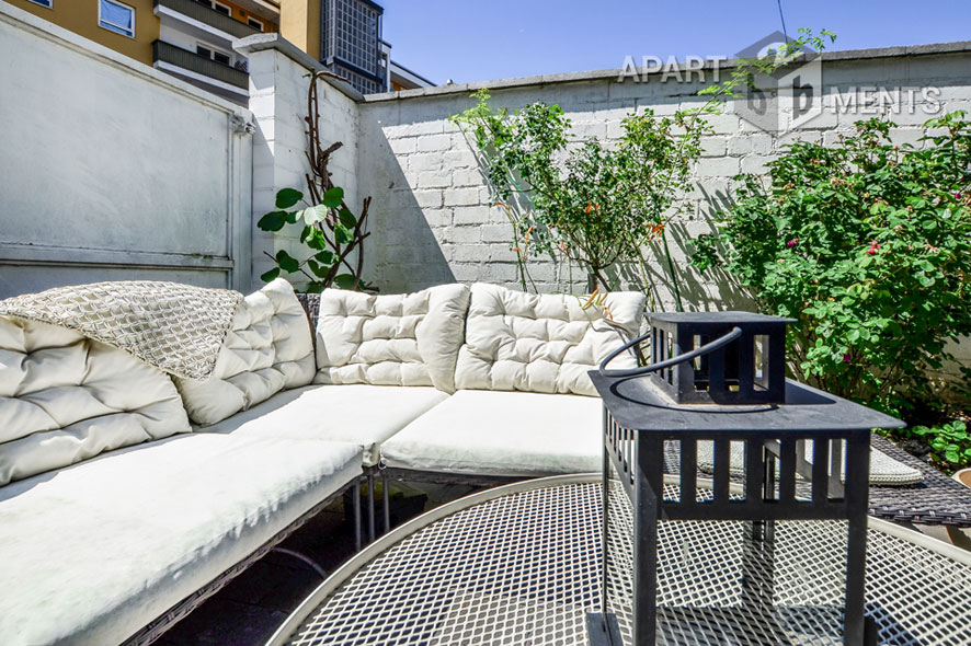Modern furnished and centrally located apartment with terrace and garden in Cologne-Altstadt-North
