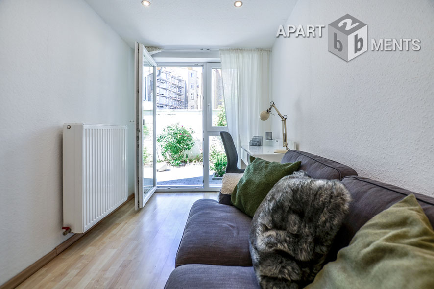 Modern furnished and centrally located apartment with terrace and garden in Cologne-Altstadt-North