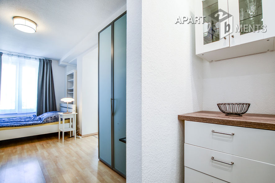 Modern furnished and centrally located apartment with terrace and garden in Cologne-Altstadt-North