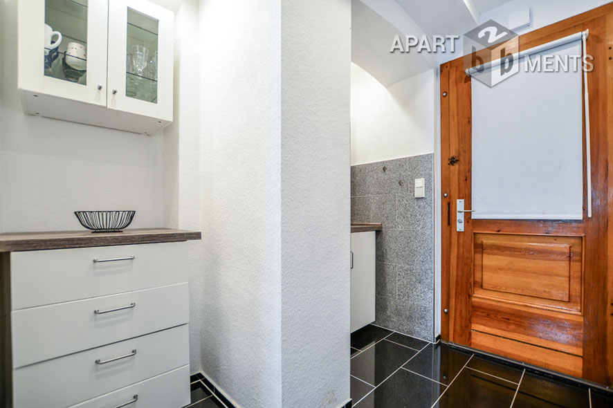 Modern furnished and centrally located apartment with terrace and garden in Cologne-Altstadt-North