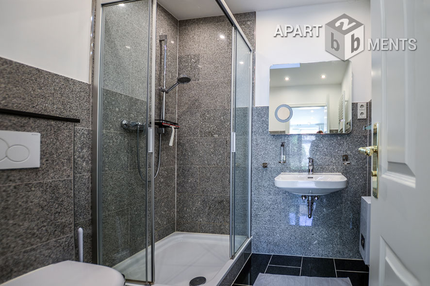 Modern furnished and centrally located apartment with terrace and garden in Cologne-Altstadt-North