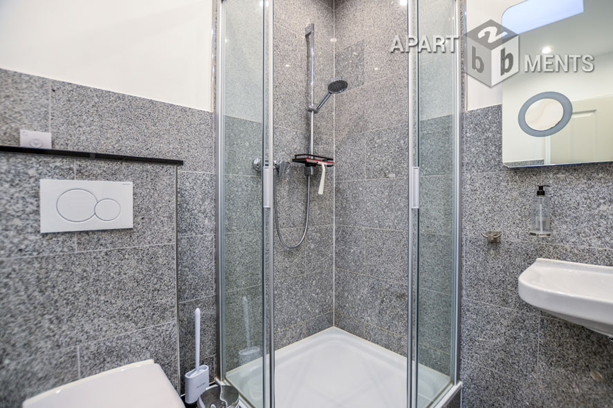 Modern furnished and centrally located apartment with terrace and garden in Cologne-Altstadt-North
