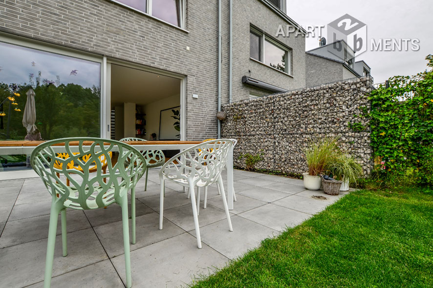Modern und hochwertig möblierte Doppelhaushälfte in Köln-Rondorf