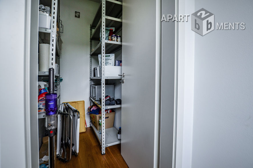 Modern und hochwertig möblierte Doppelhaushälfte in Köln-Rondorf