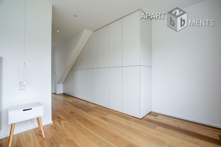 Modern und hochwertig möblierte Doppelhaushälfte in Köln-Rondorf