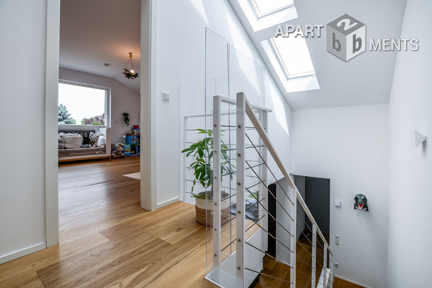 Modern und hochwertig möblierte Doppelhaushälfte in Köln-Rondorf