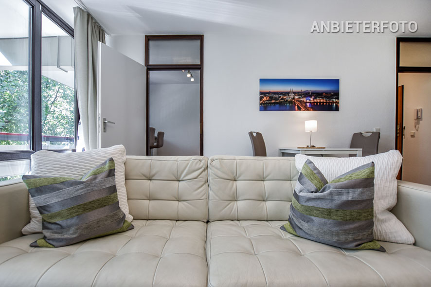 Modern möblierte Balkonwohnung der Top-Kategorie in Köln-Weiden