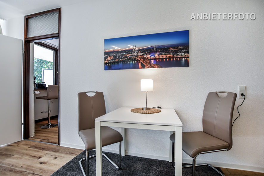 Modern möblierte Balkonwohnung der Top-Kategorie in Köln-Weiden
