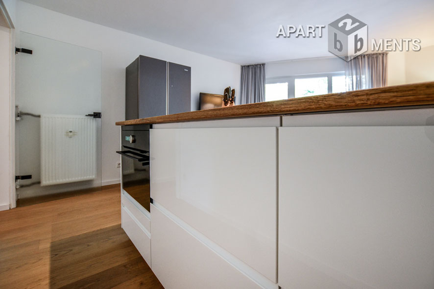 Exclusively furnished 2-room apartment in Cologne-Neustadt-North with balcony