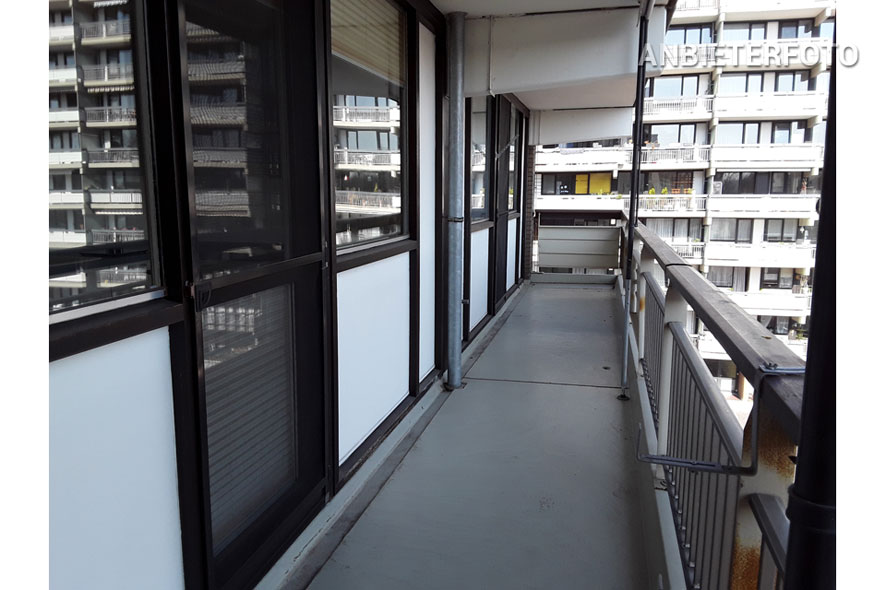 4.5 room apartment with fitted kitchen and 2 balconies in the residential park in Cologne-Weiden