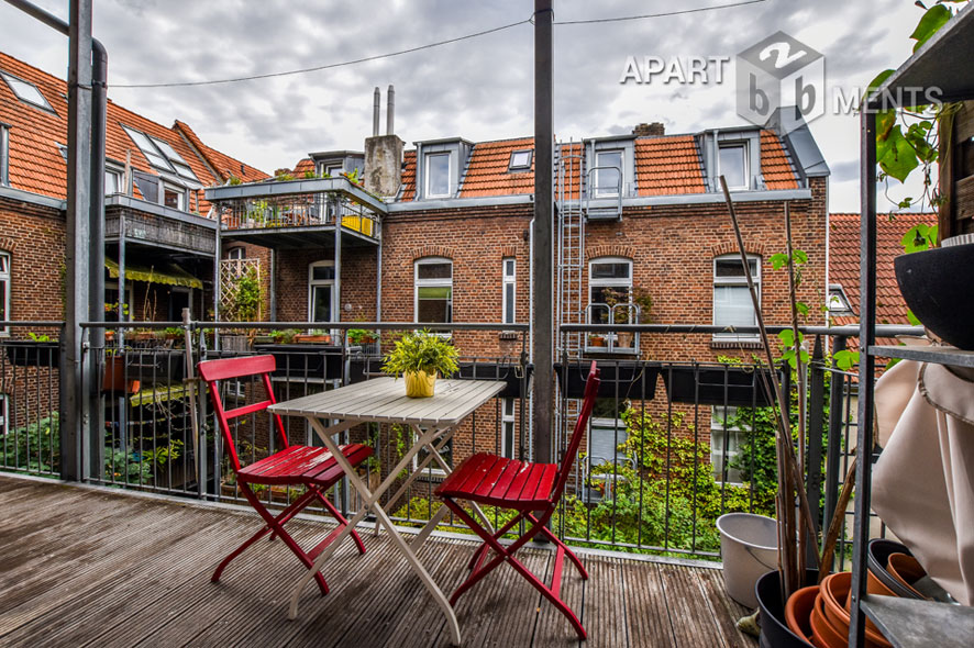 Modern furnished apartment in an historic building with southwest balcony in Cologne-Sülz