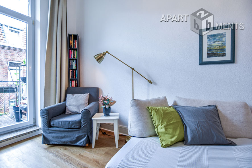 Modern furnished apartment in an historic building with southwest balcony in Cologne-Sülz