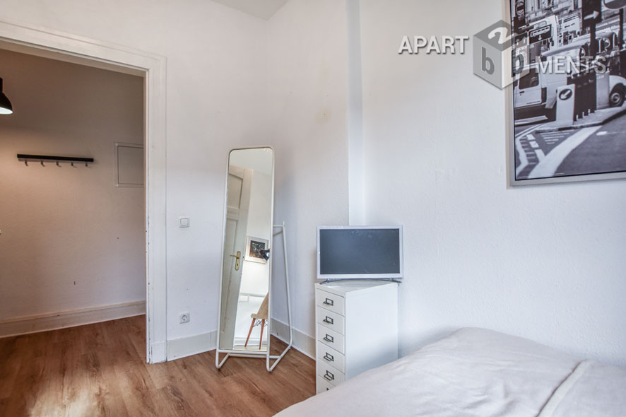 Modern furnished apartment in an historic building with southwest balcony in Cologne-Sülz