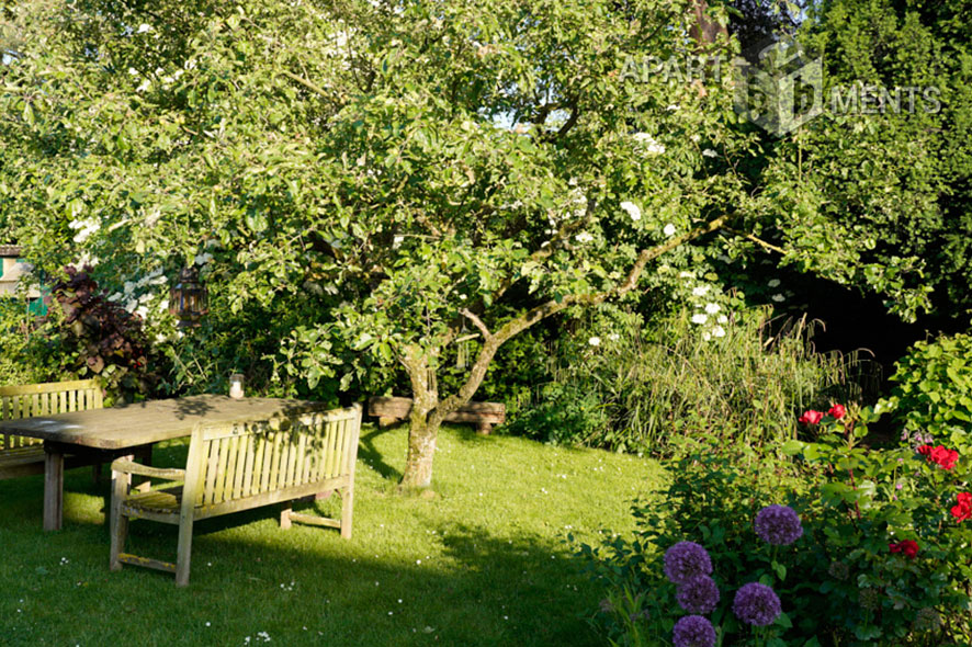 Möblierte Doppelhaushälfte mit Terrasse und Garten in Dormagen