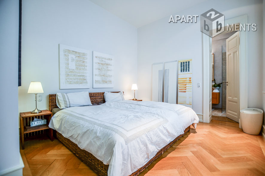 Furnished old building flat with elevator at Volksgarten in Cologne Neustadt-Süd