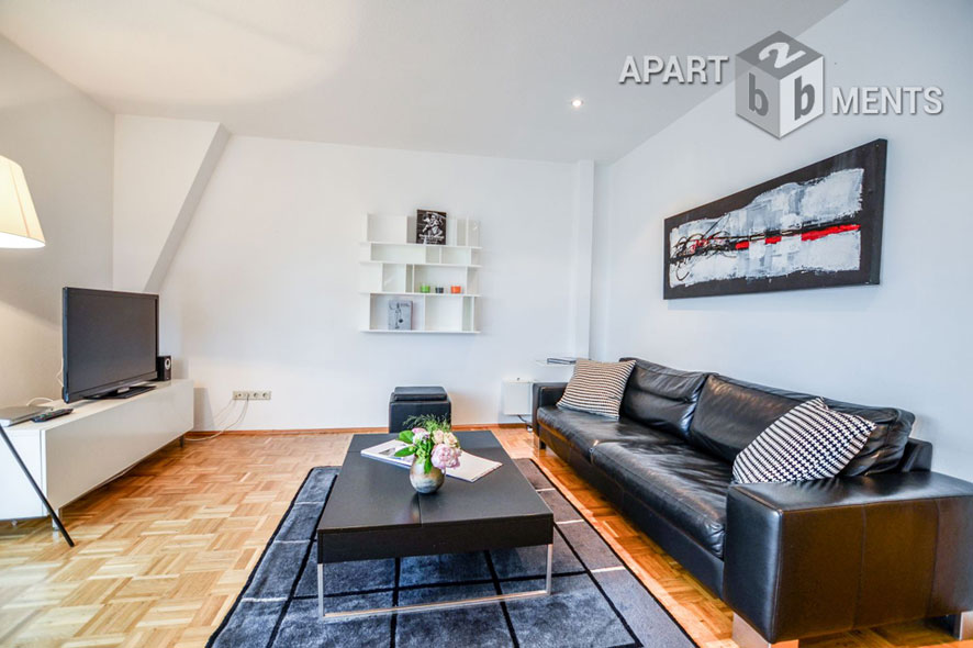Modern furnished apartment with balcony in Cologne-Altstadt-North