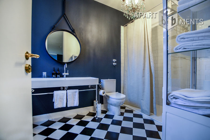 Luxurious modernly furnished 2-room city apartment in the heart of center of Cologne in Old Town North