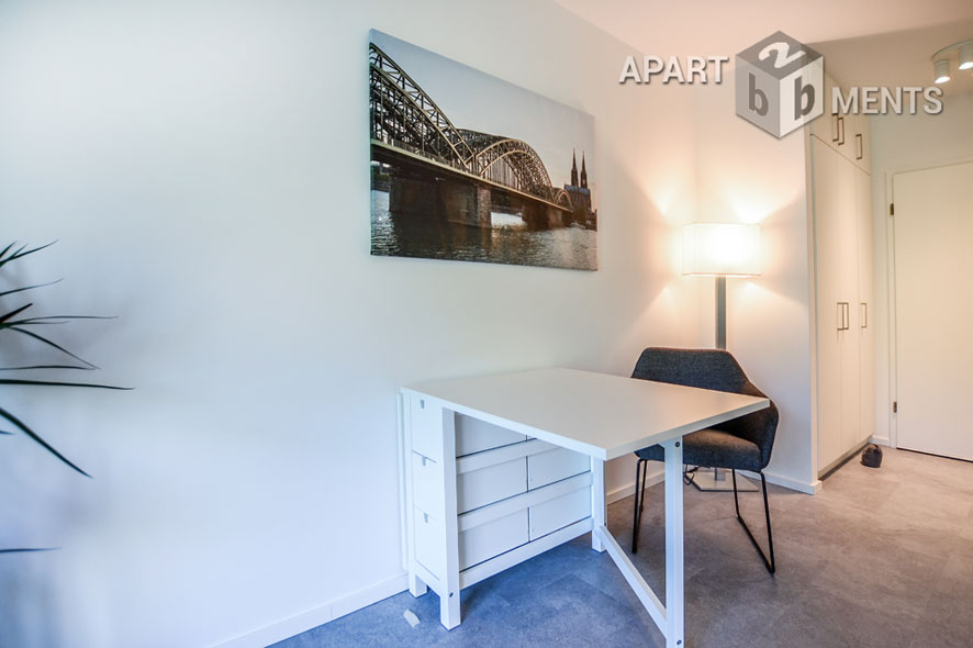 Modern furnished apartment with balcony in Cologne-Sülz