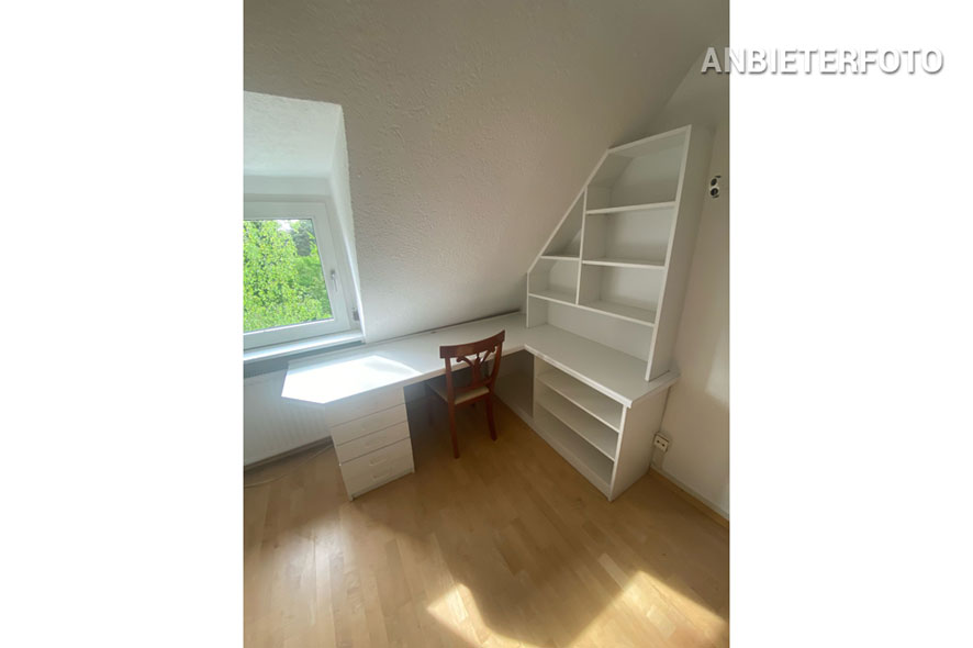 Furnished apartment on 2 levels with 2 bathrooms and 2 balconies in Cologne-Riehl