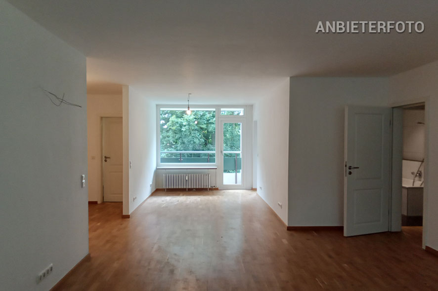 Refurbished 3-room apartment with new high-quality fitted kitchen and 2 balconies in Cologne-Weiden