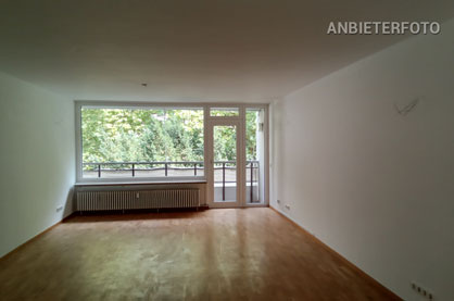 Refurbished 3-room apartment with new high-quality fitted kitchen and 2 balconies in Cologne-Weiden