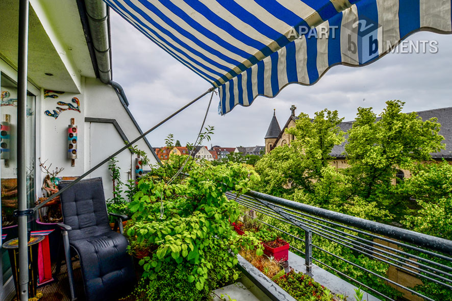 Möblierte Maisonette in zentraler Lage in Köln-Sülz