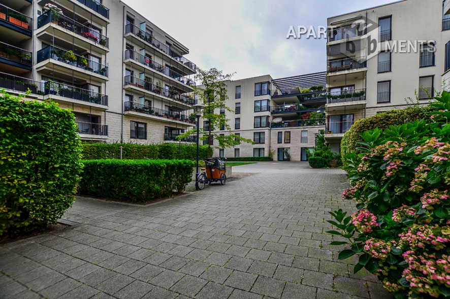 Furnished high-quality 3-room apartment with 2 bathrooms and balcony in Cologne-Lindenthal