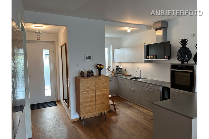 Modern möblierte Wohnung in außergewöhnlicher Wohnanlage in Köln-Altstadt-Nord