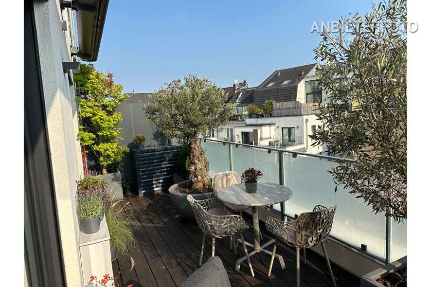 Modern möblierte Wohnung in außergewöhnlicher Wohnanlage in Köln-Altstadt-Nord