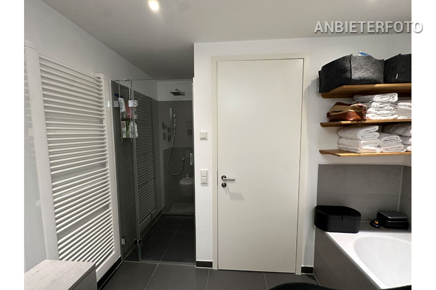 Modern möblierte Wohnung in außergewöhnlicher Wohnanlage in Köln-Altstadt-Nord